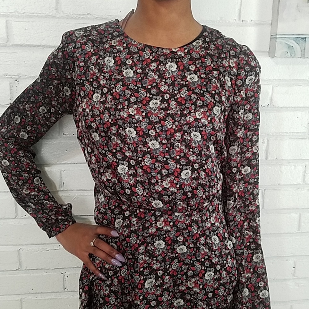 🌸LAST CHANCE! FOREVER 21 FLORAL DRESS🥀 - Picture 2 of 5